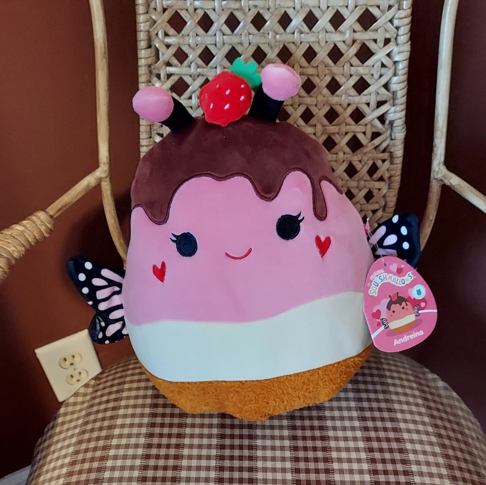 Squishmallows Andreina Strawberry Cheesecake Butterfly Plush 10" NWT SO RETIRED!